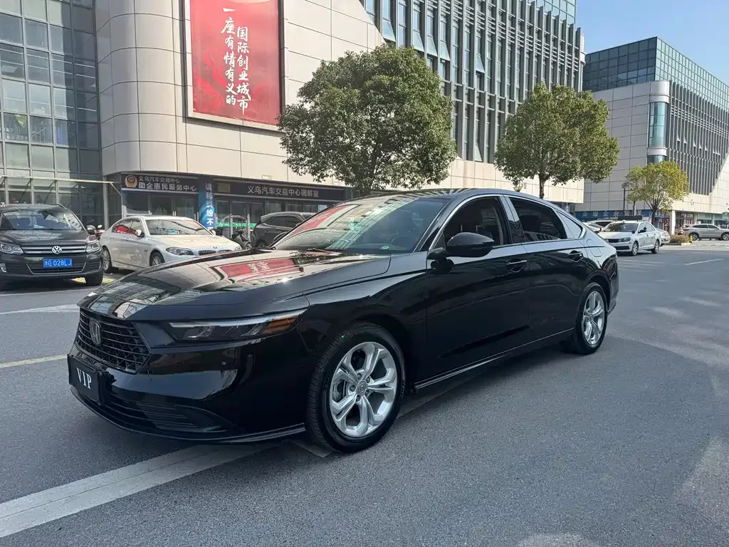 Honda Accord — фото 1