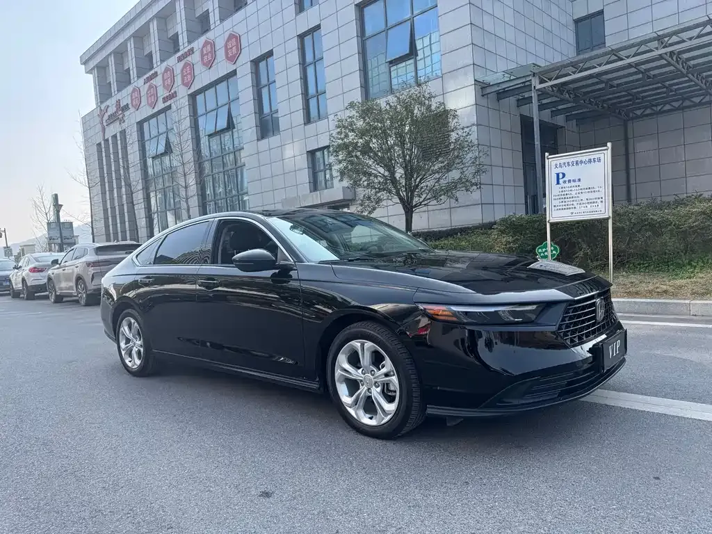 Honda Accord — фото 10