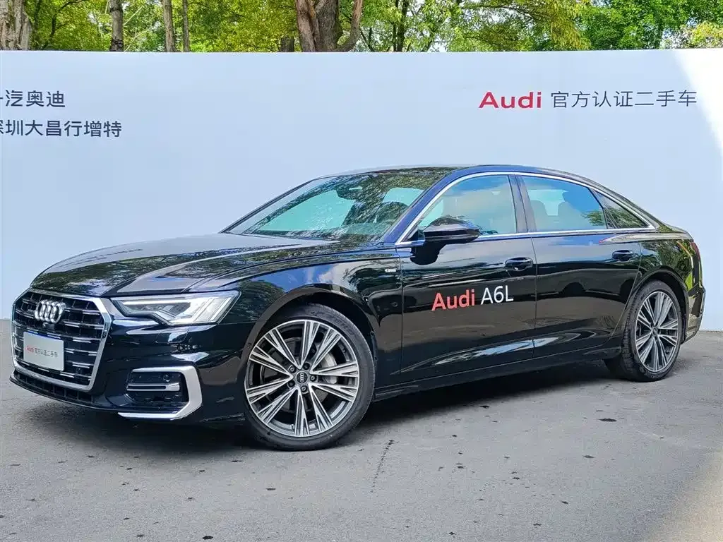 Audi A6L — фото 1