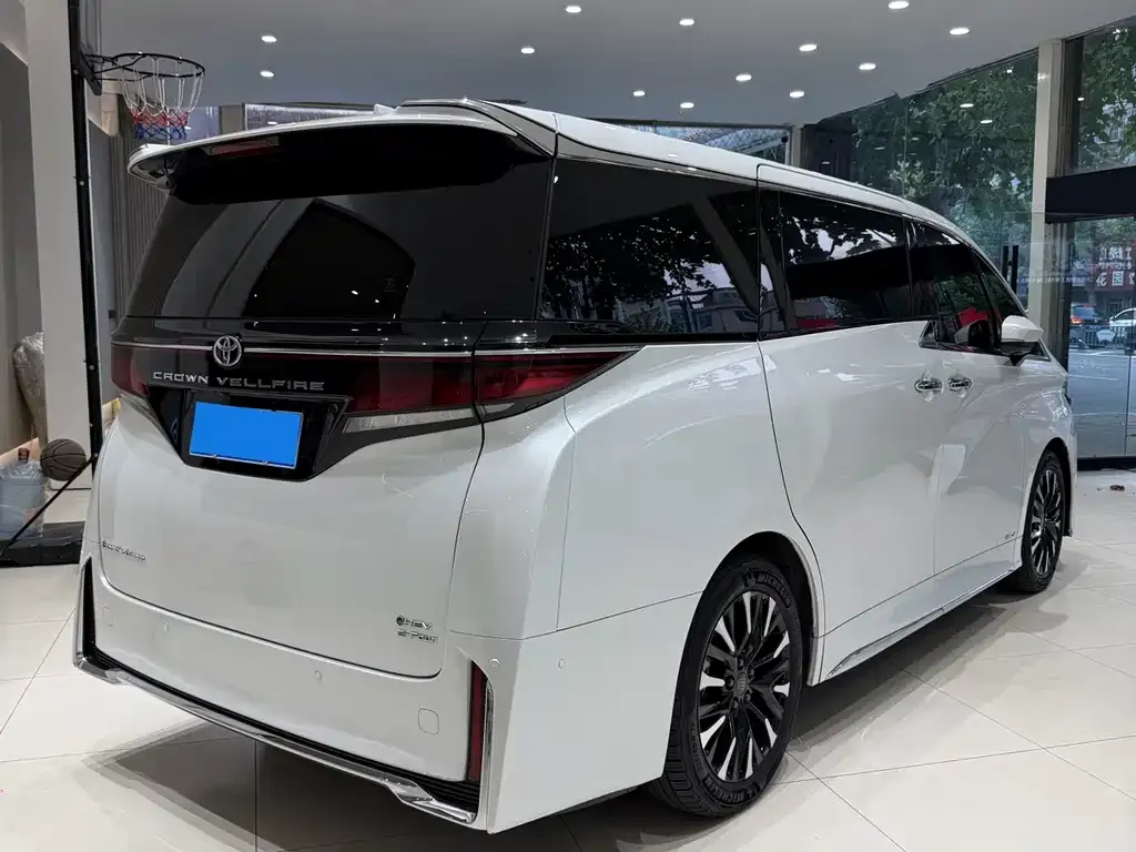 Toyota Vellfire — фото 6