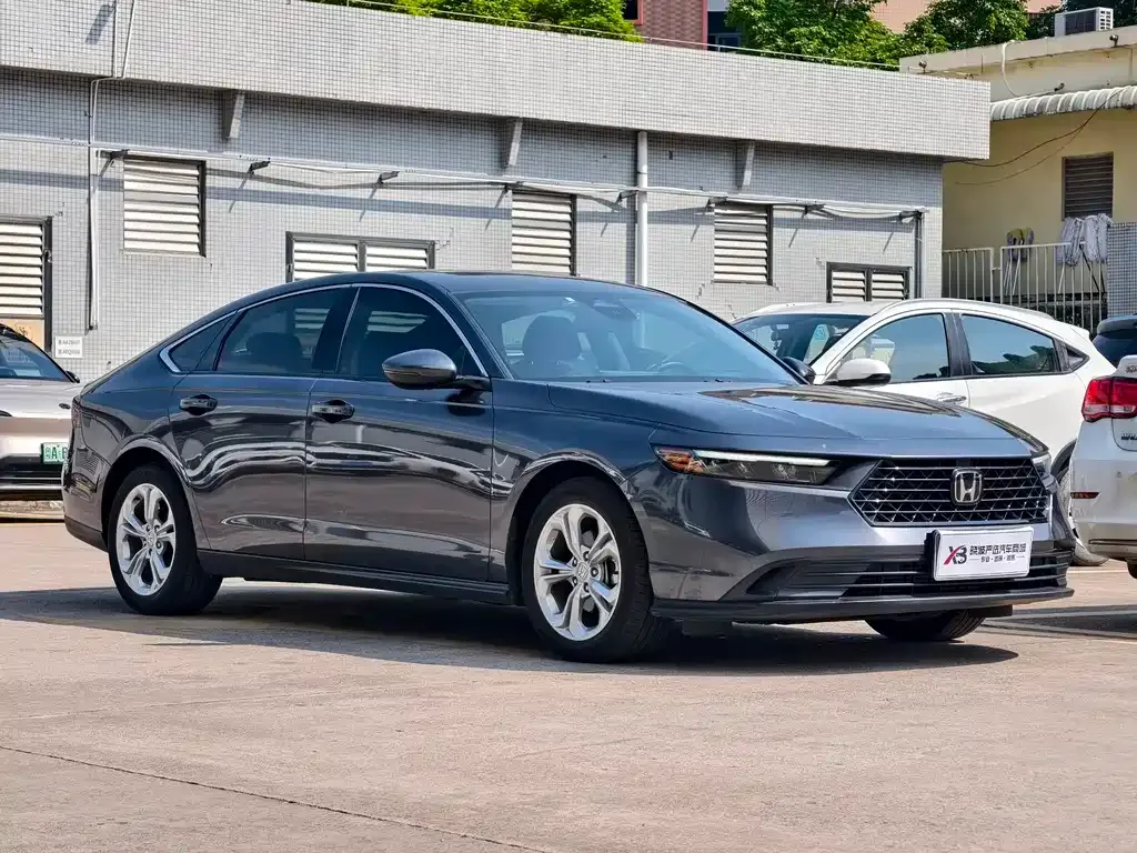 Honda Accord — фото 10