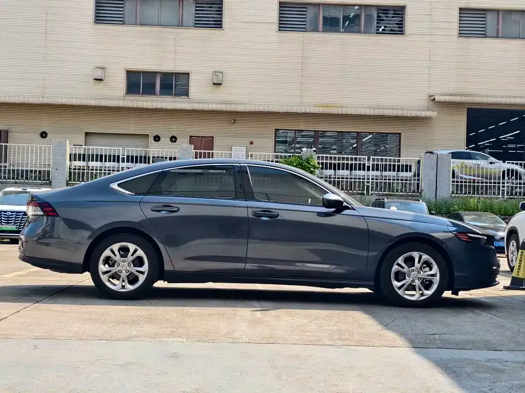 Honda Accord — фото 6