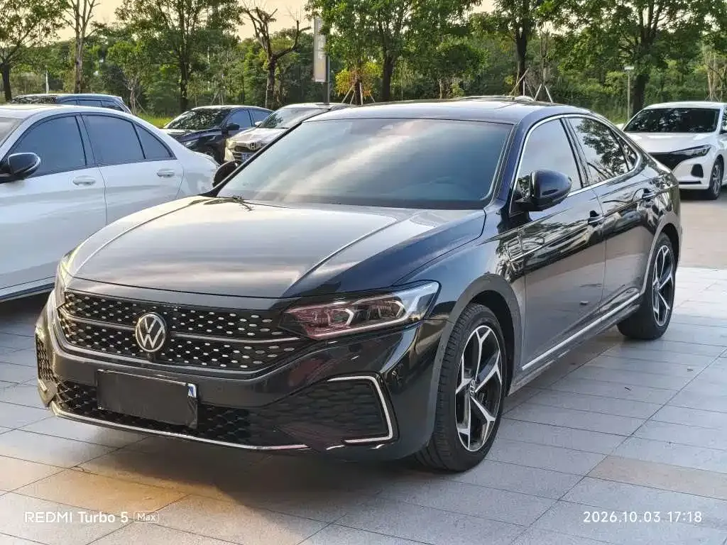 Volkswagen Passat — фото 1