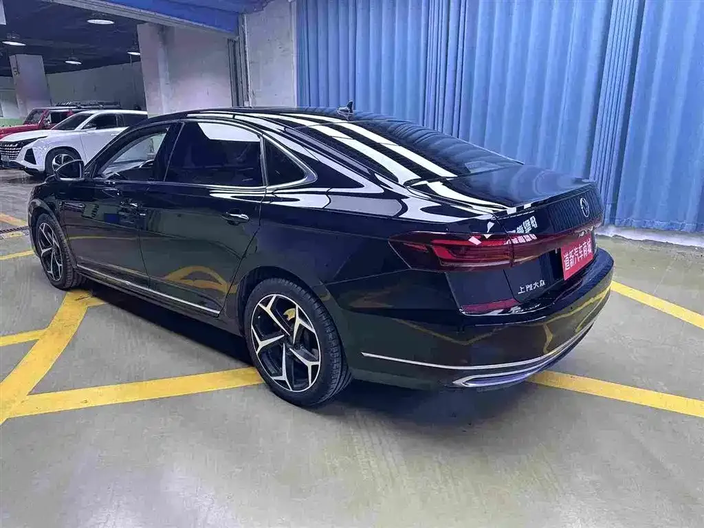 Volkswagen Passat — фото 5