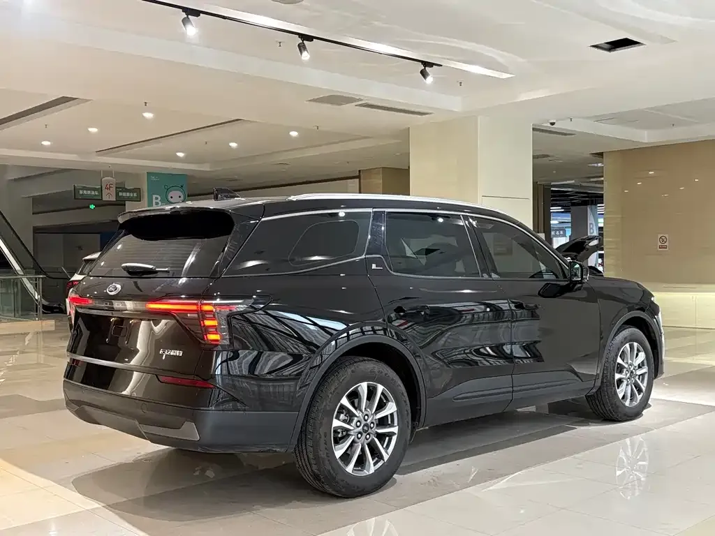 Ford Edge — фото 4
