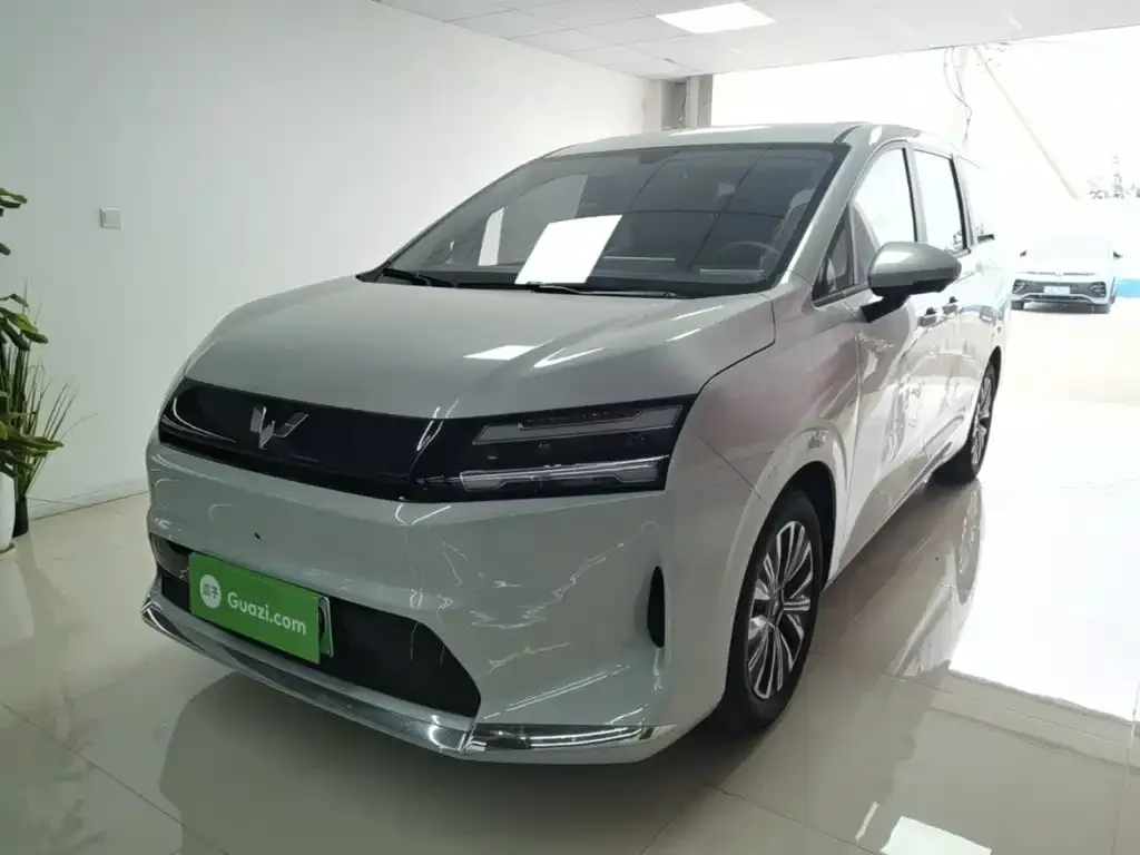 Wuling Xingguang 730 New Energy — фото 1