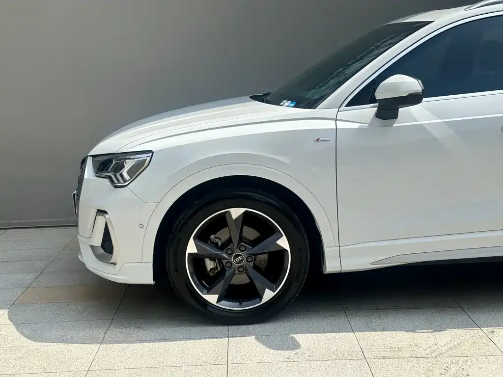 Audi Q3 — фото 2
