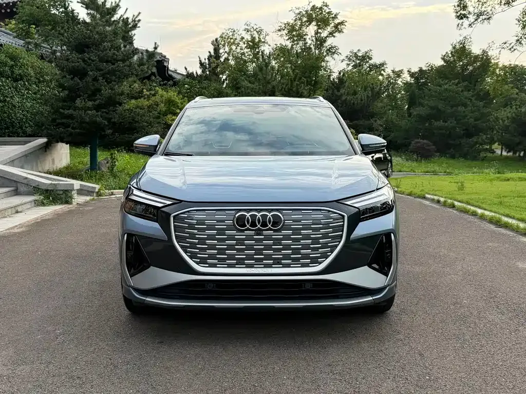 Audi Q4 e-tron — фото 8