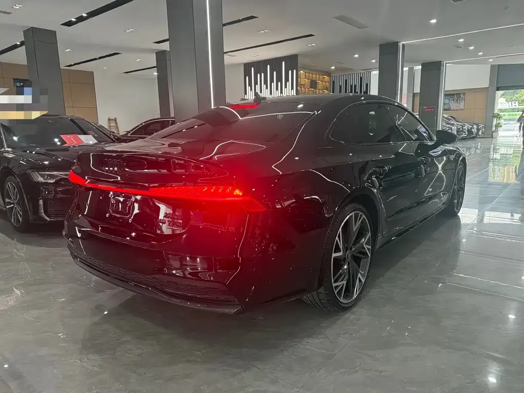 Audi A7L — фото 10