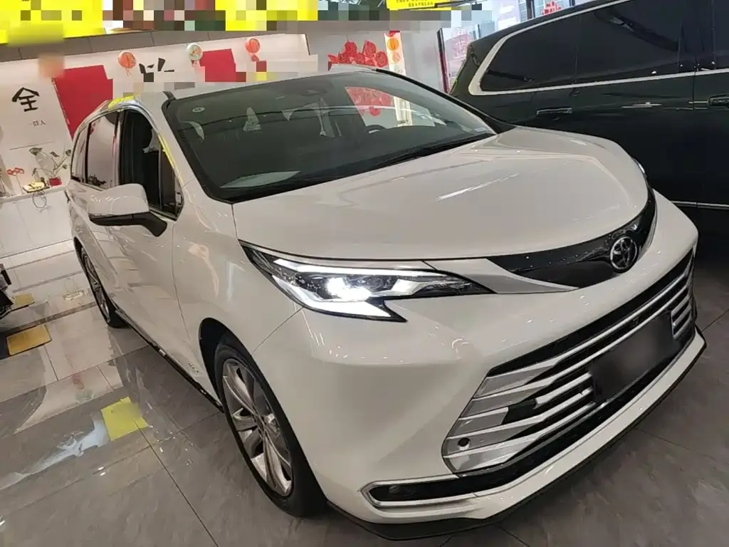 Toyota Sienna — фото 2