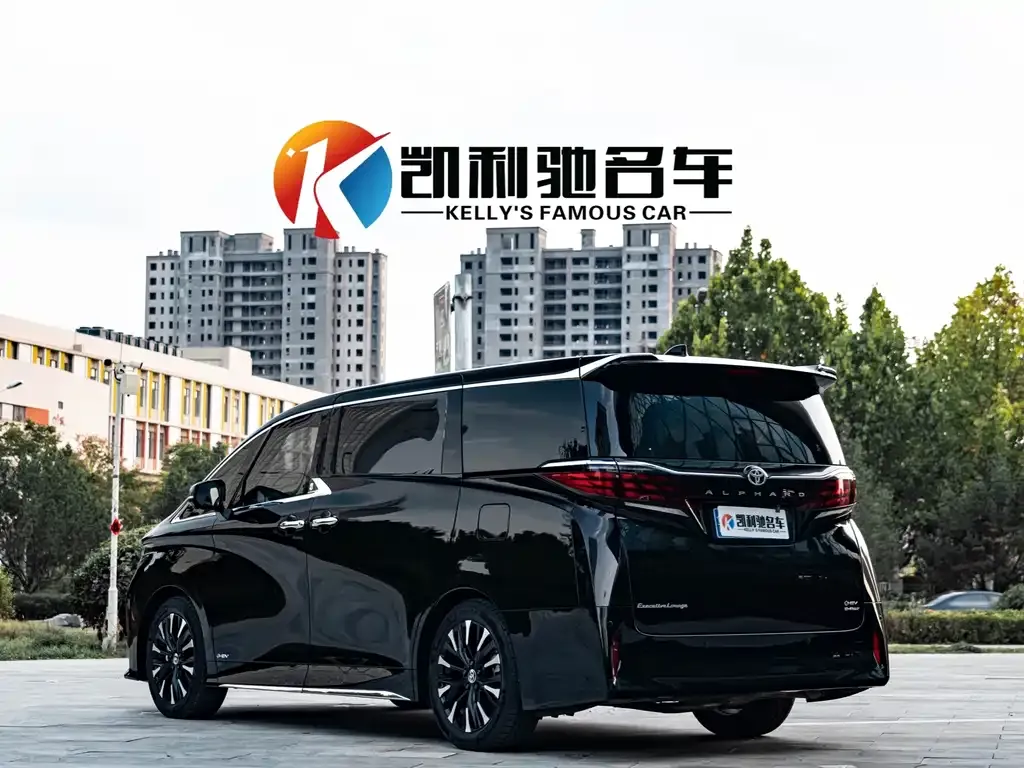 Toyota Alphard — фото 4