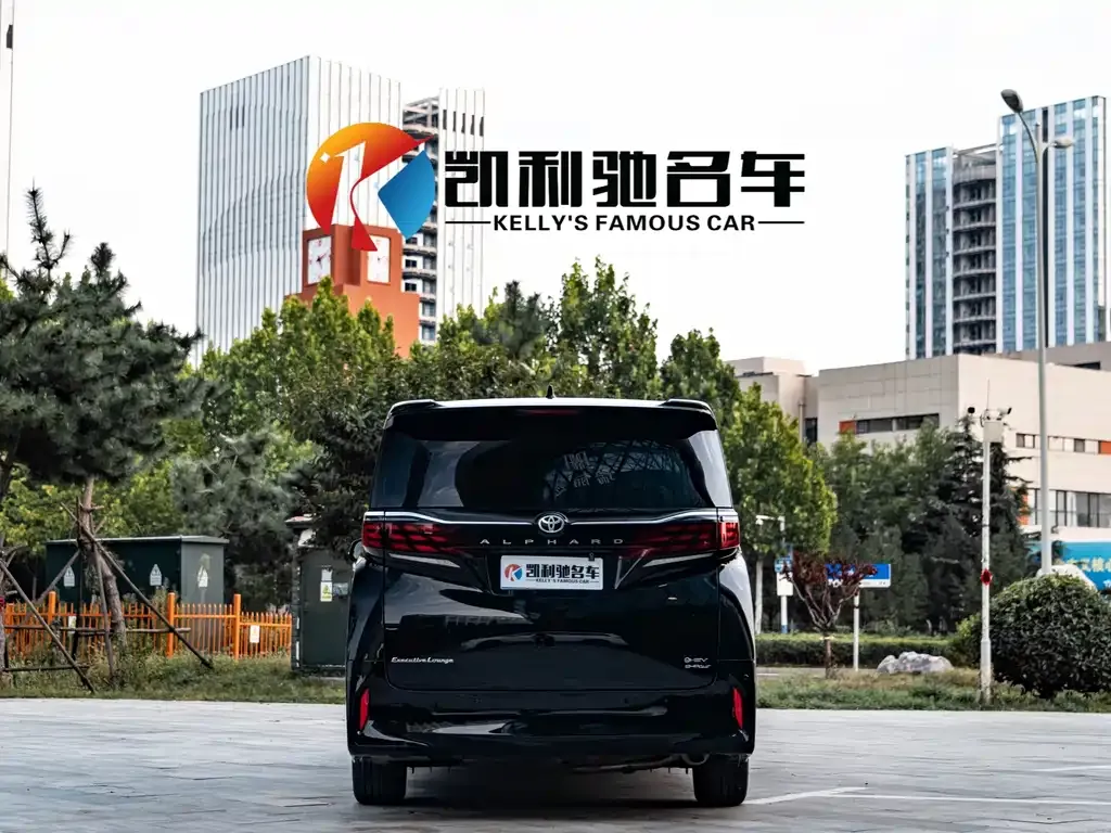 Toyota Alphard — фото 6