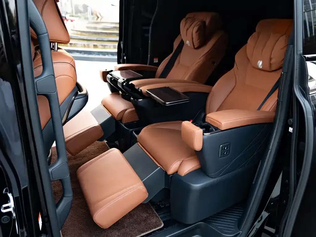 Toyota Alphard — фото 3