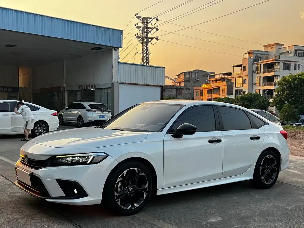Honda Civic — фото 1