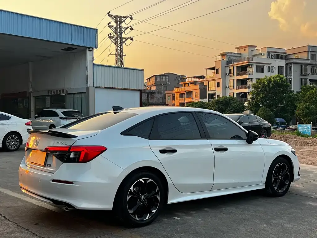 Honda Civic — фото 9