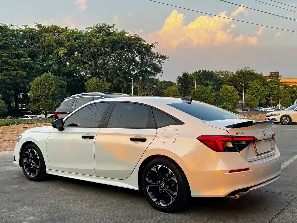 Honda Civic — фото 5