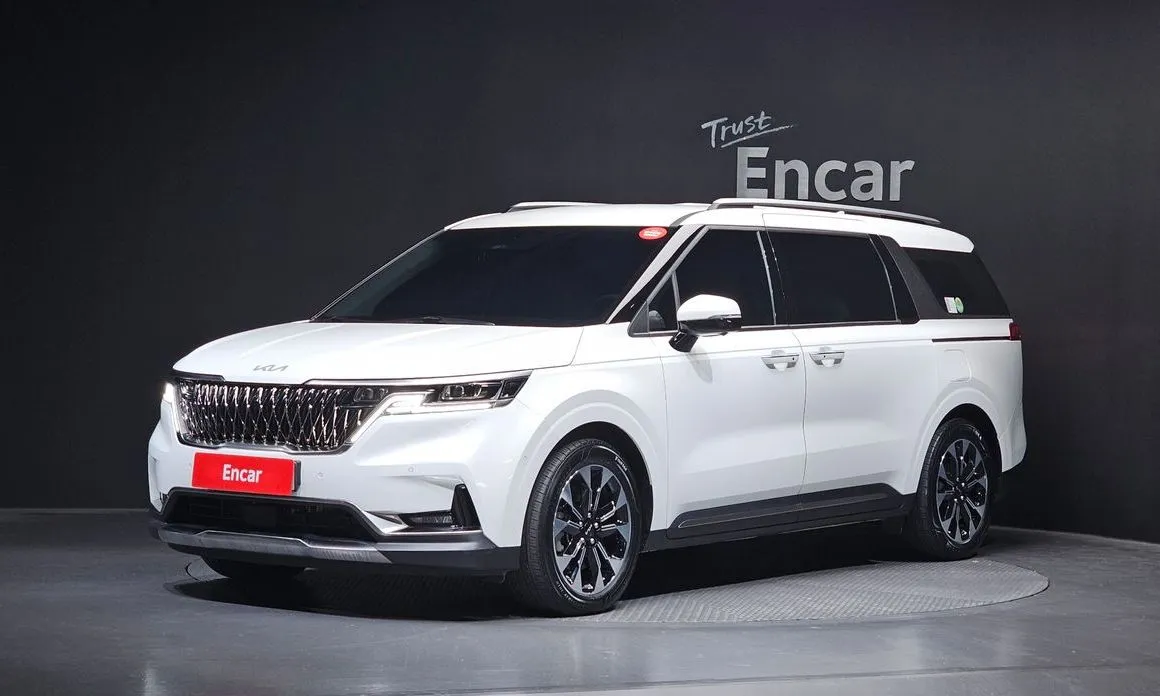 Kia Carnival — фото 1