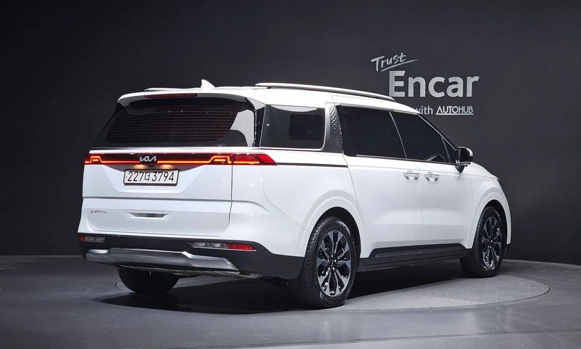 Kia Carnival — фото 6