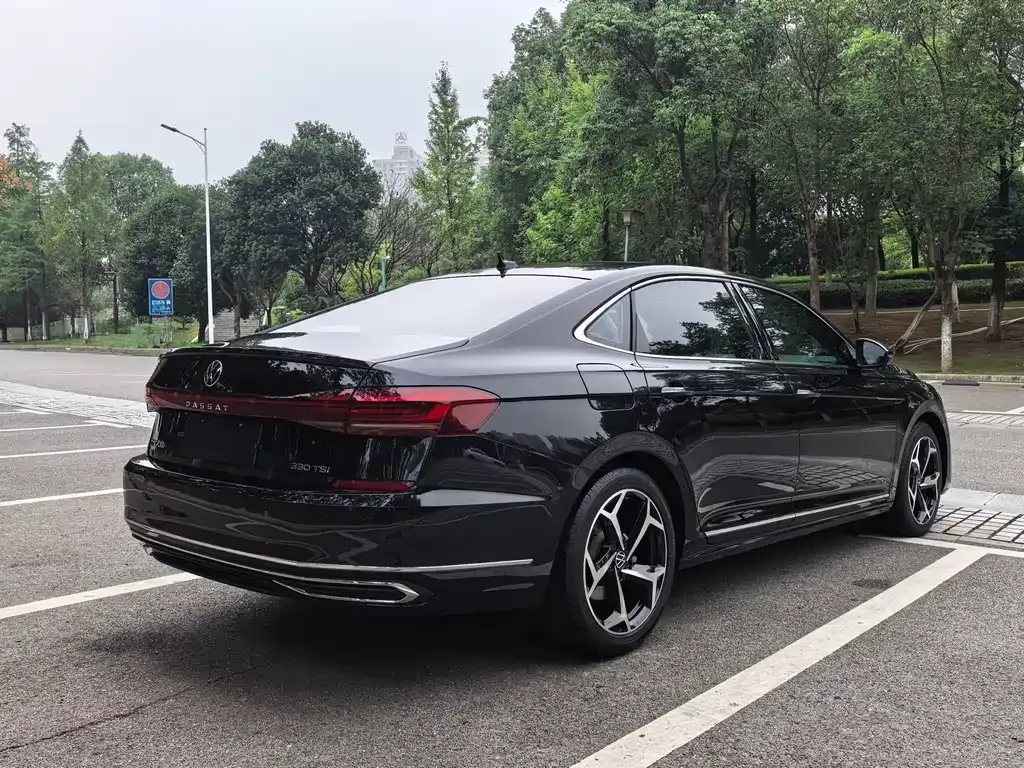 Volkswagen Passat — фото 3