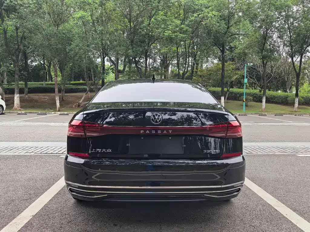 Volkswagen Passat — фото 7