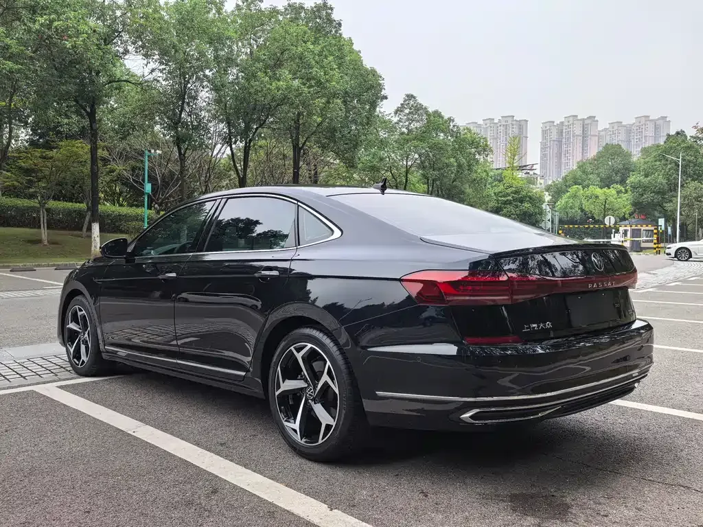 Volkswagen Passat — фото 6