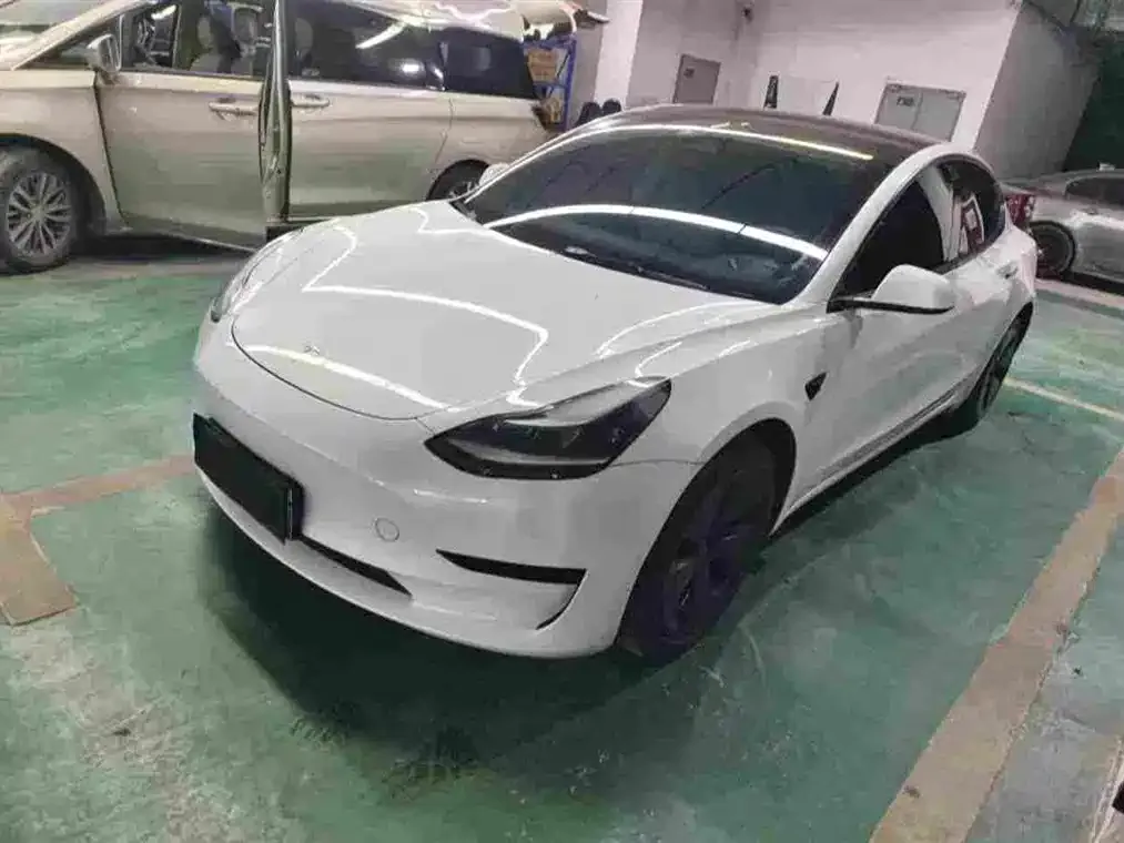 Tesla Model 3 — фото 5