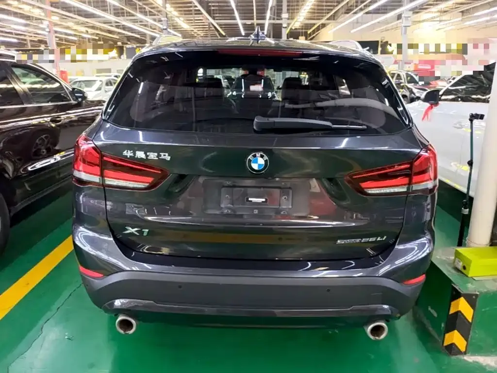BMW X1 — фото 8