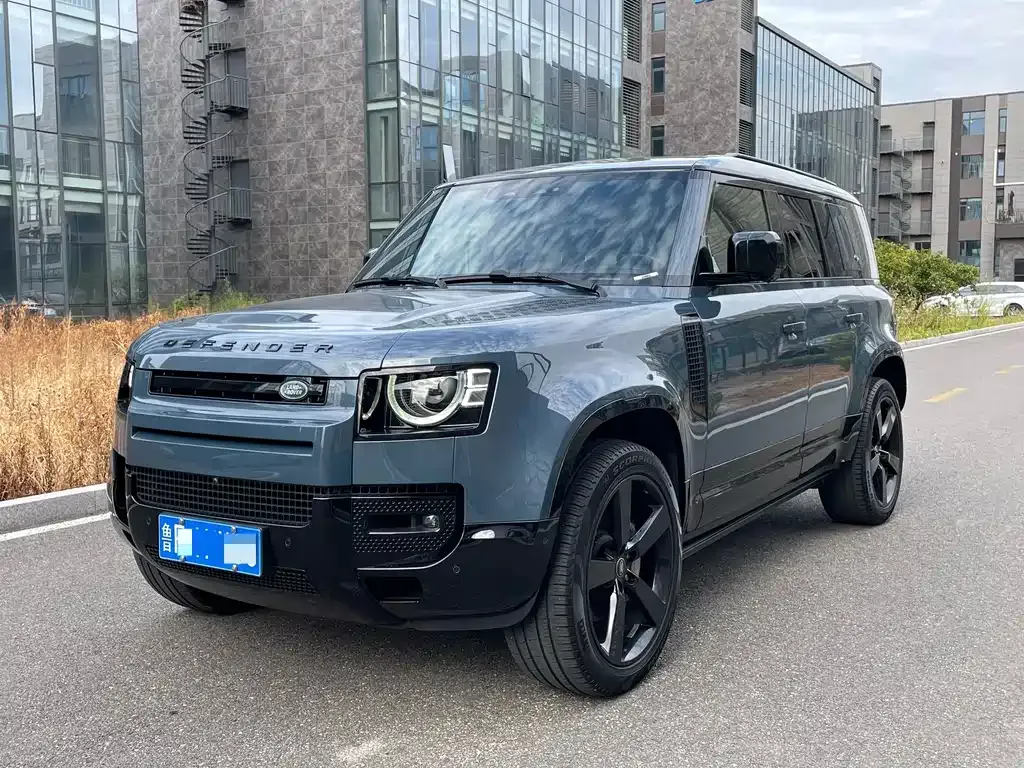 Land Rover Defender — фото 1