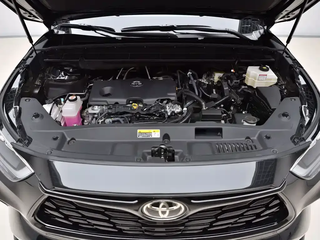 Toyota Highlander — фото 10