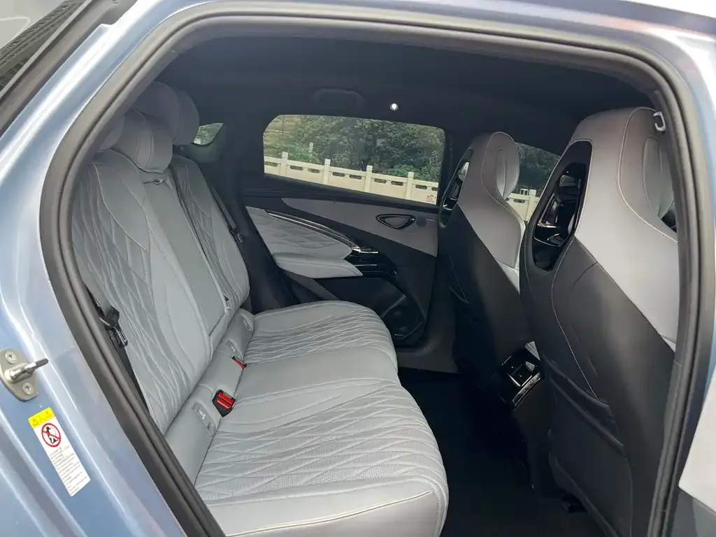 BYD Seal — фото 3