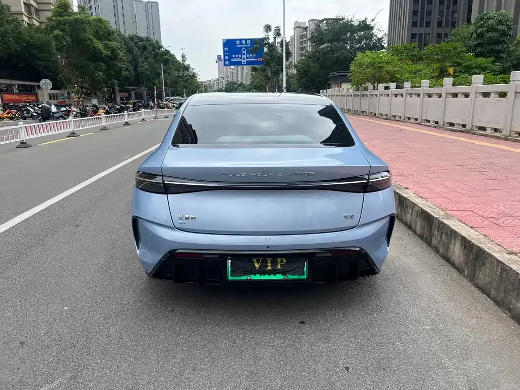 BYD Seal — фото 2