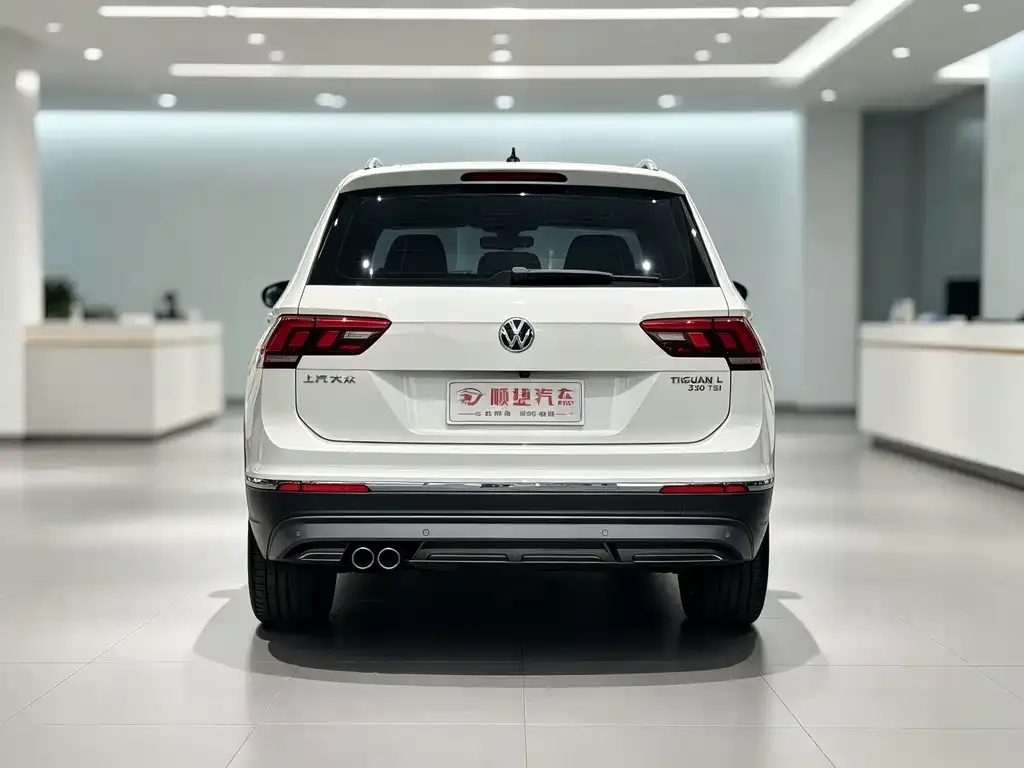 Volkswagen Tiguan L — фото 2