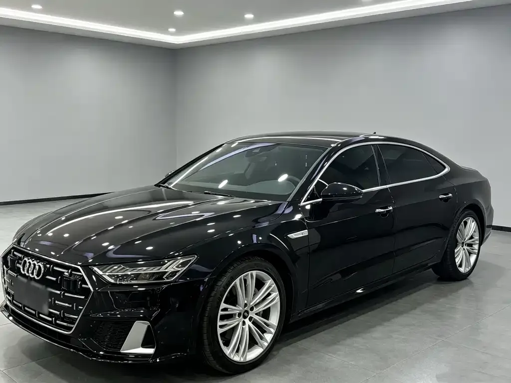 Audi A7L — фото 1
