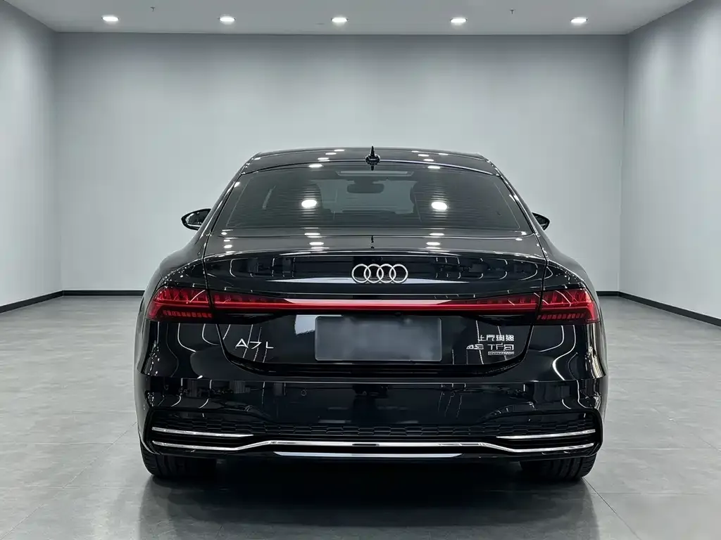 Audi A7L — фото 8