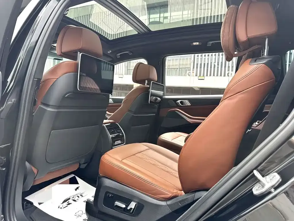 BMW X7 — фото 9