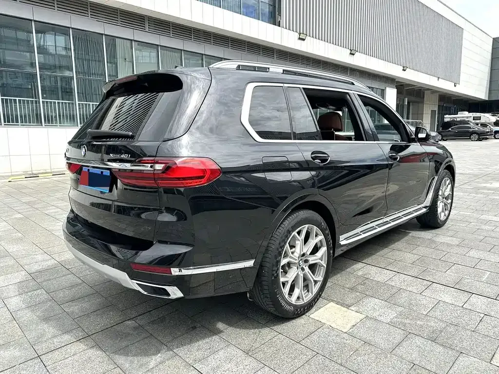 BMW X7 — фото 8
