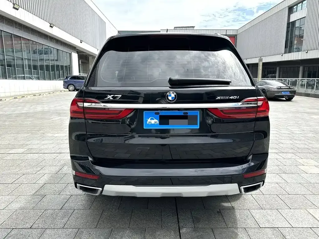 BMW X7 — фото 2