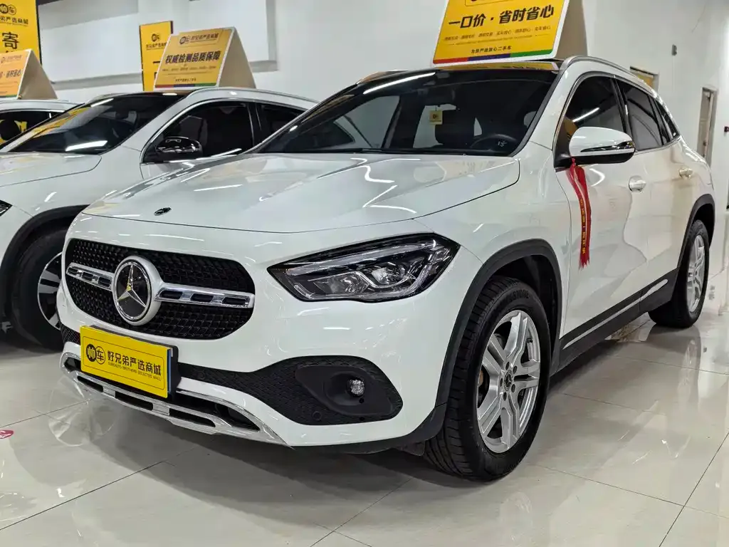 Mercedes-Benz GLA — фото 1