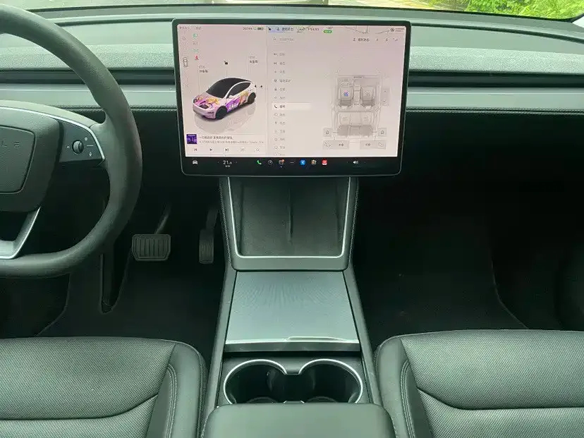 Tesla Model Y — фото 6