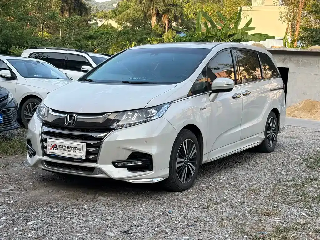 Honda Odyssey — фото 1
