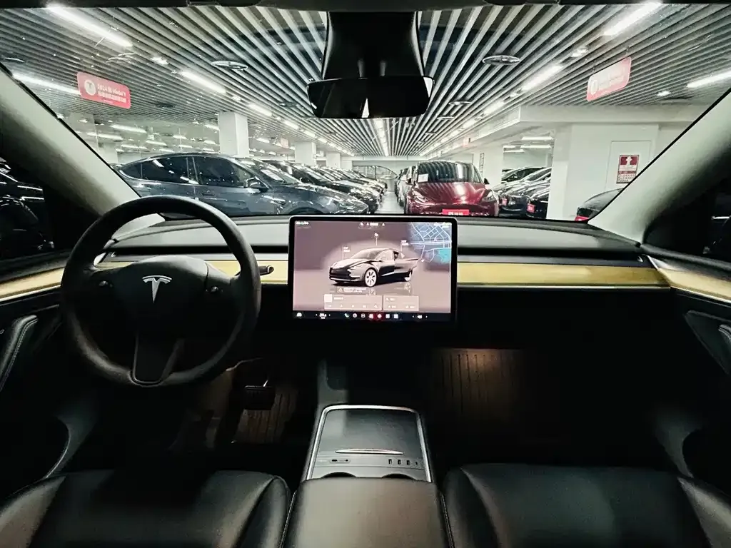 Tesla Model Y — фото 4