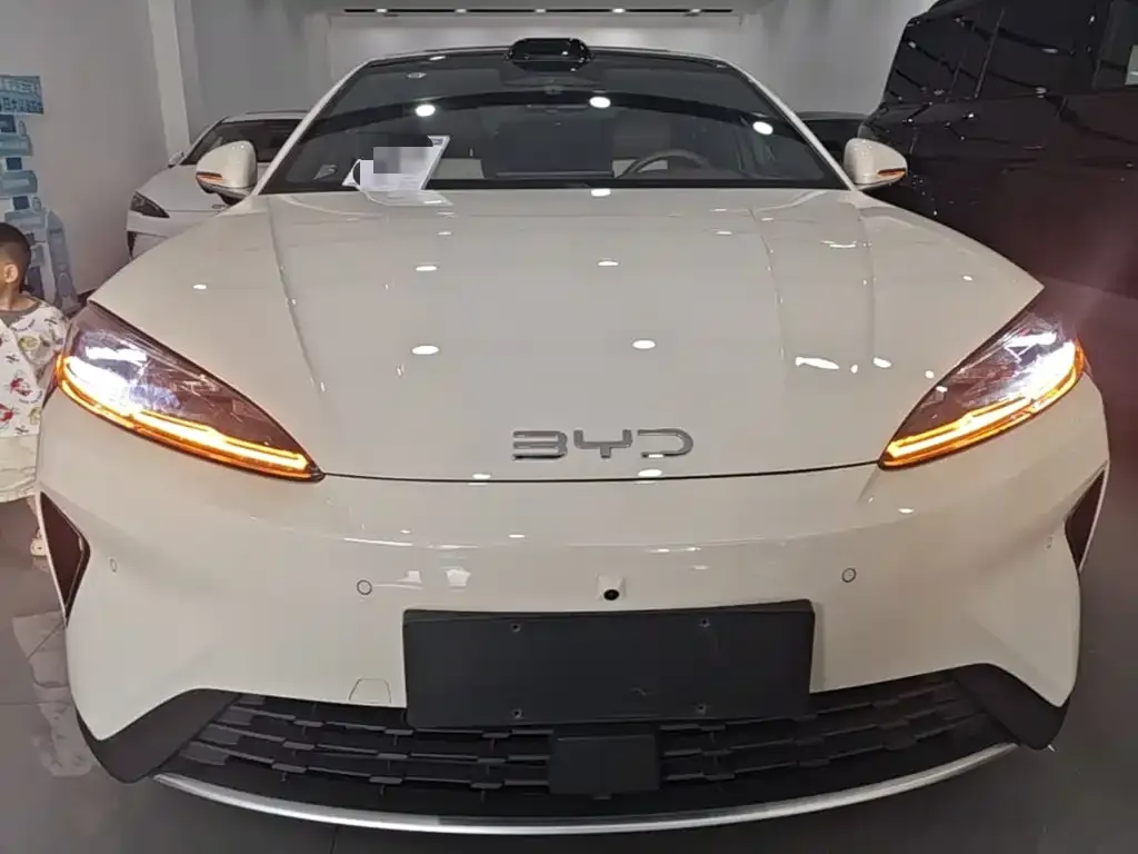 BYD Seal 07 DM-i — фото 10