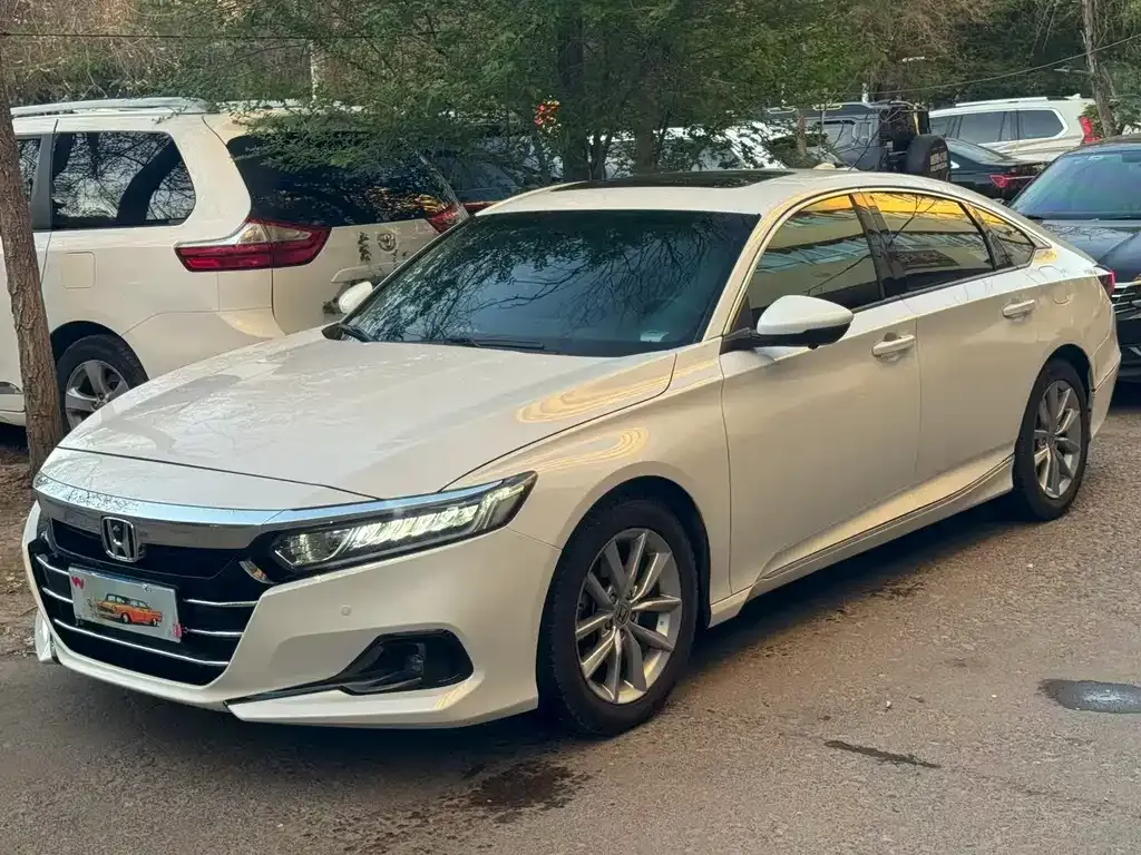 Honda Accord — фото 8