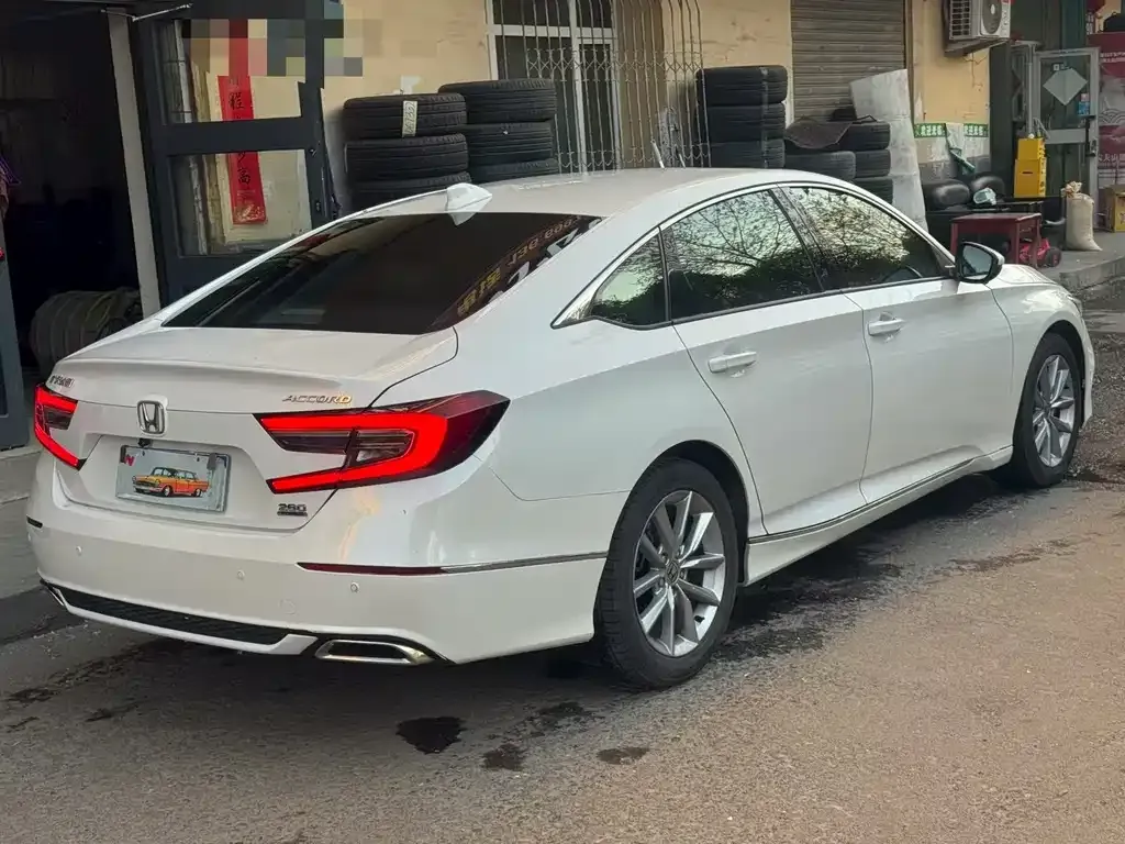 Honda Accord — фото 6