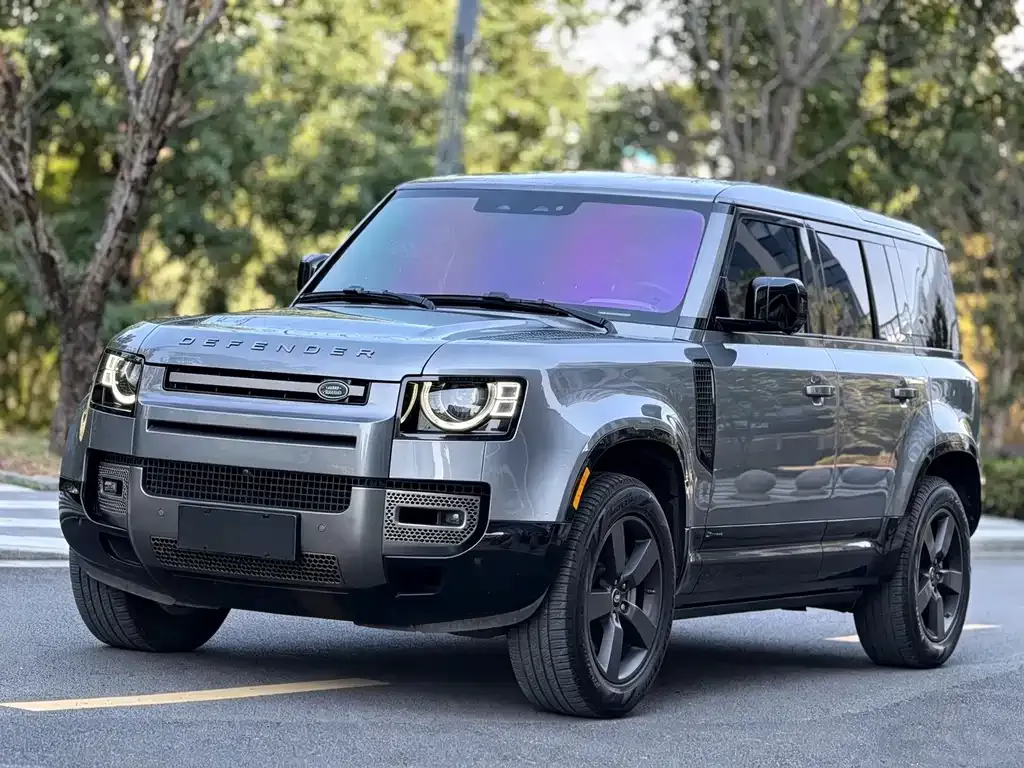 Land Rover Defender — фото 1