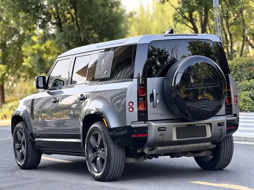 Land Rover Defender — фото 9