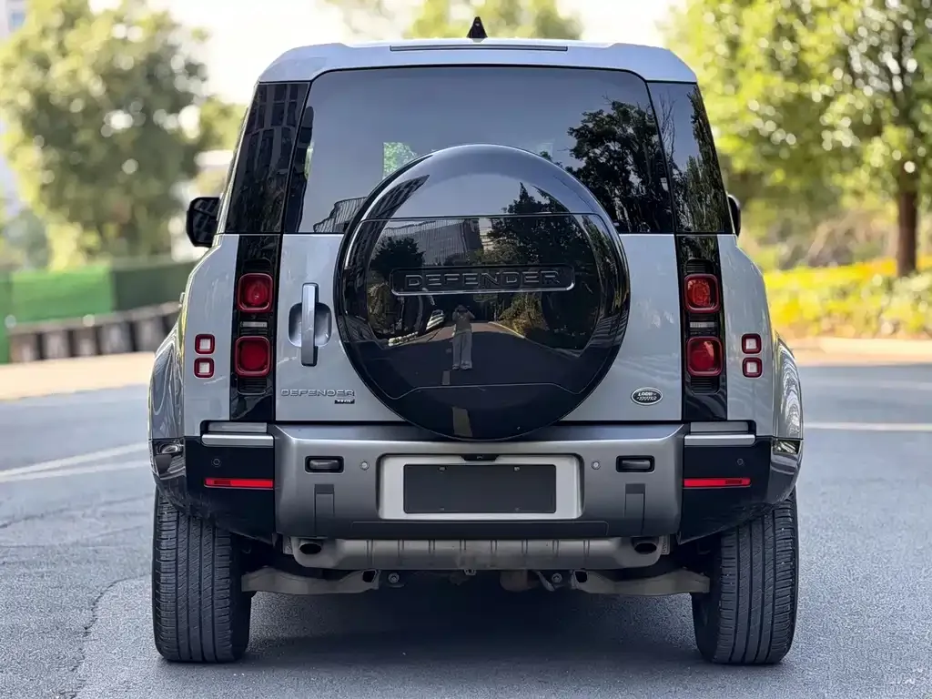 Land Rover Defender — фото 2