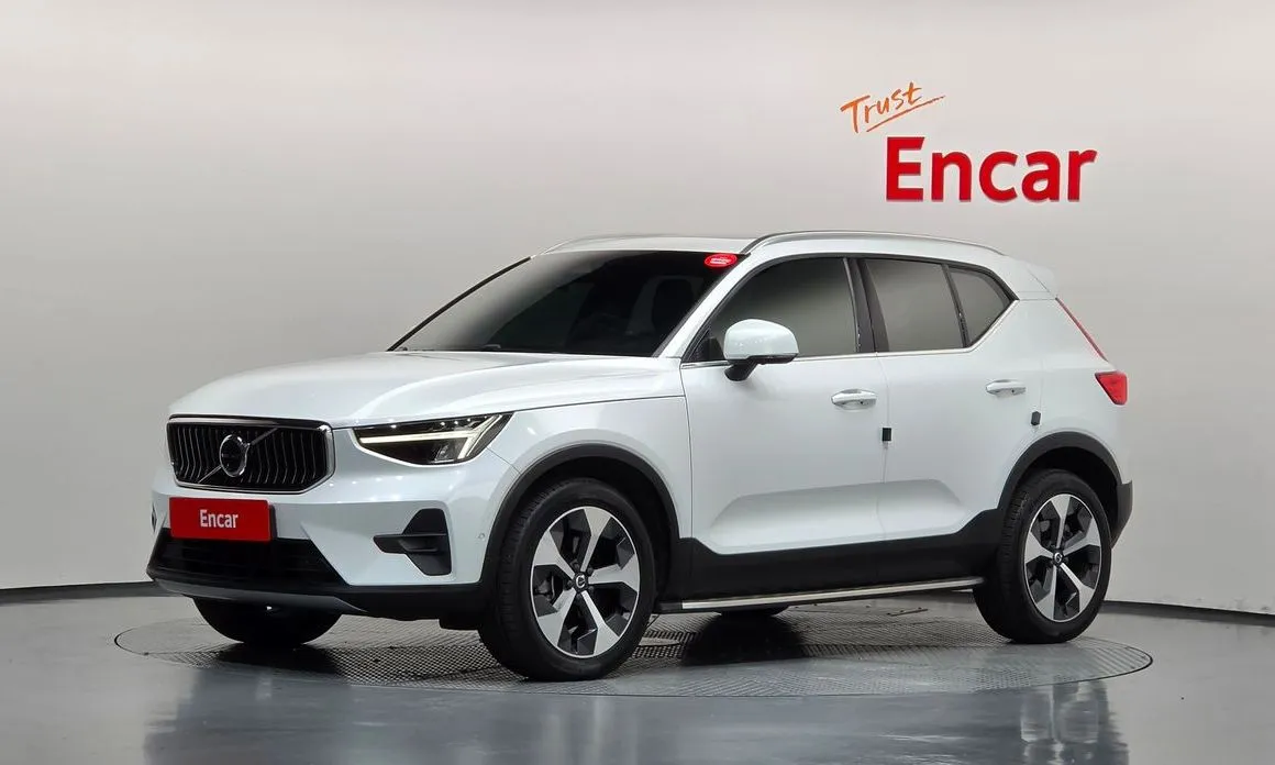 Volvo XC40 — фото 1