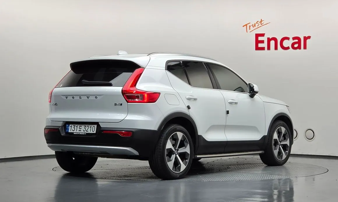 Volvo XC40 — фото 3