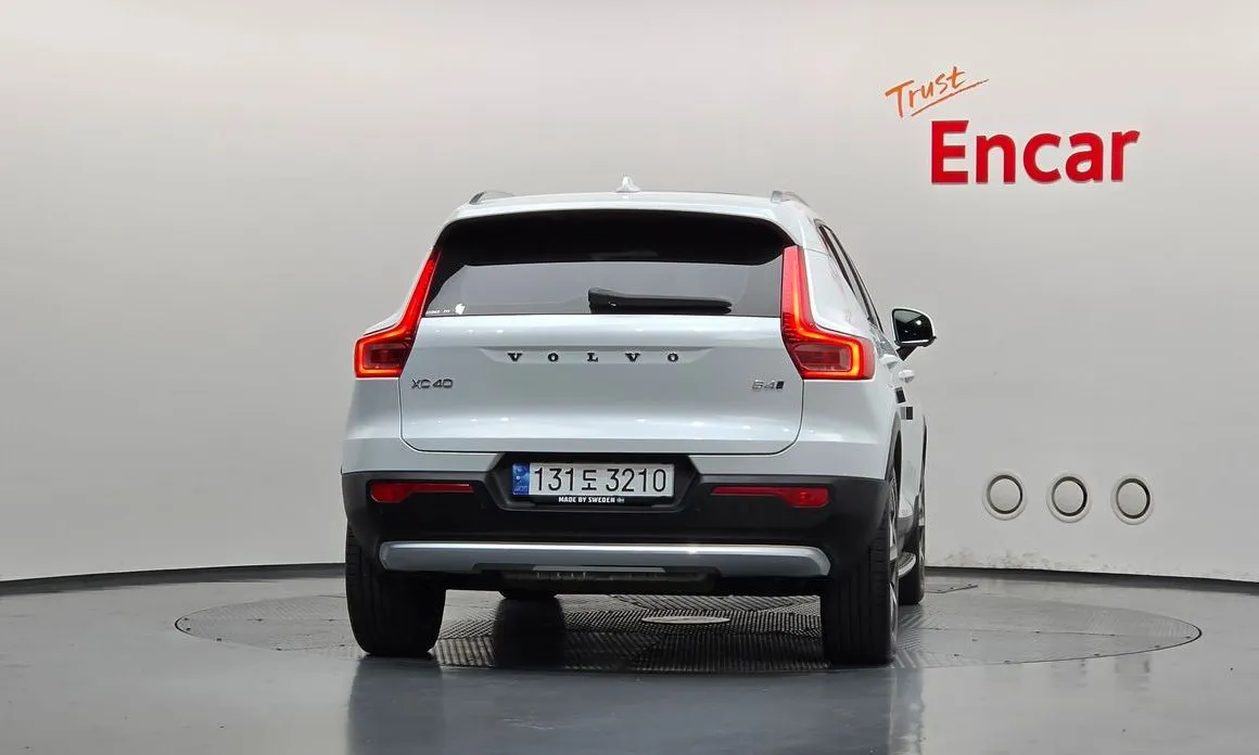 Volvo XC40 — фото 2